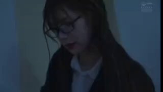 黑丝露脸女神大战小鲜肉，鸡巴真大往女神嘴里塞深喉口交温柔舔弄